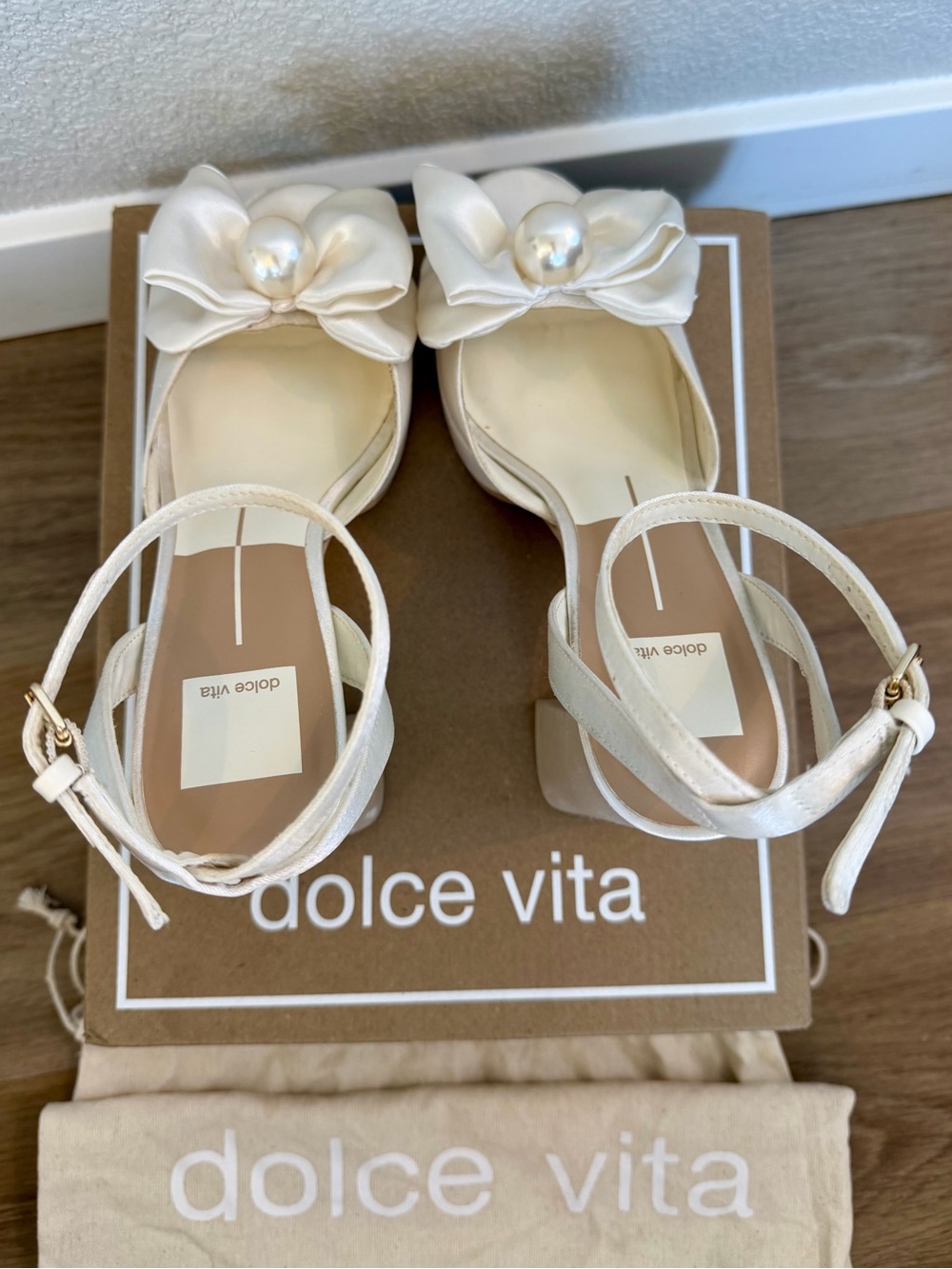 Dolce Vita Ivory Pearl Bow Platform Heels - Picture 8 of 12